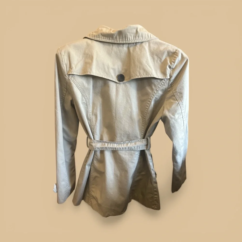Forever 21 Light Beige Double-Breasted Trench Coat with Belt Sophisticated Style - Picture 2 of 6